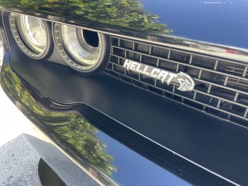 Used 2016 Dodge Challenger SRT Hellcat RWD image 23