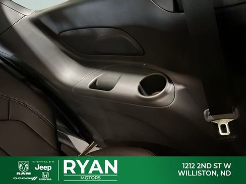 New 2026 Chrysler Pacifica Select AWD/4WD image 64