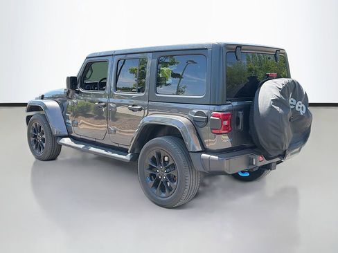 Used 2022 Jeep Wrangler Unlimited Sahara w/ Cold Weather Group AWD/4WD image 6