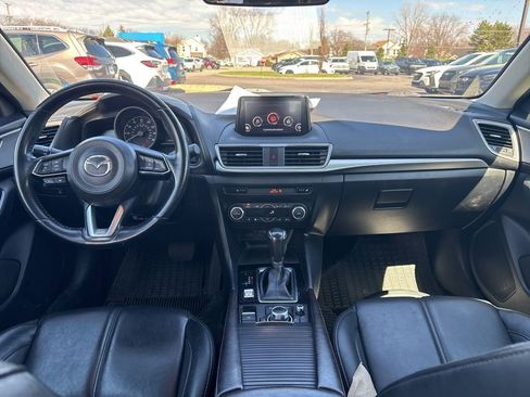 Used 2018 MAZDA MAZDA3 Touring image 13