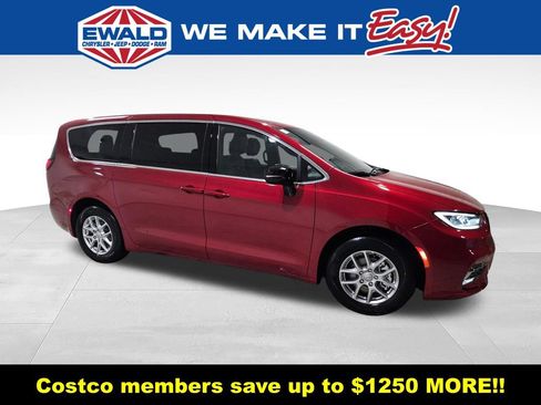 New 2026 Chrysler Pacifica Select FWD image 20