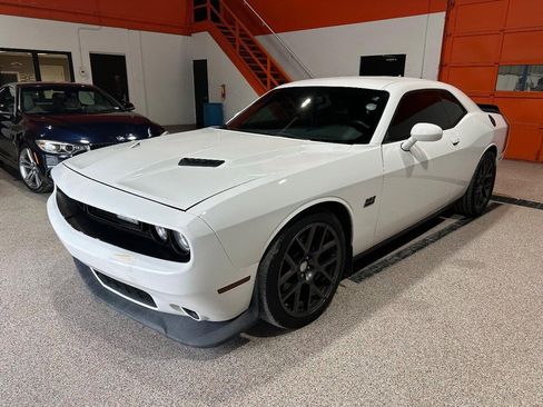 Used 2016 Dodge Challenger R/T Scat Pack w/ Leather Interior Group image 7