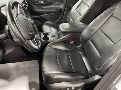 Used 2024 GMC Terrain SLT image 8