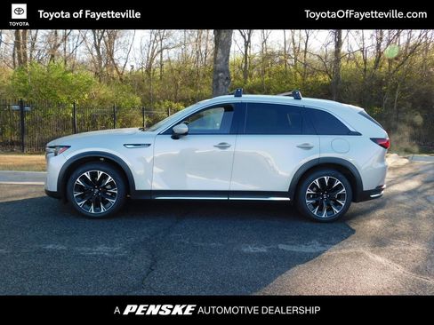 Used 2024 MAZDA CX-90 Plug-In Hybrid w/ Premium Pkg image 2