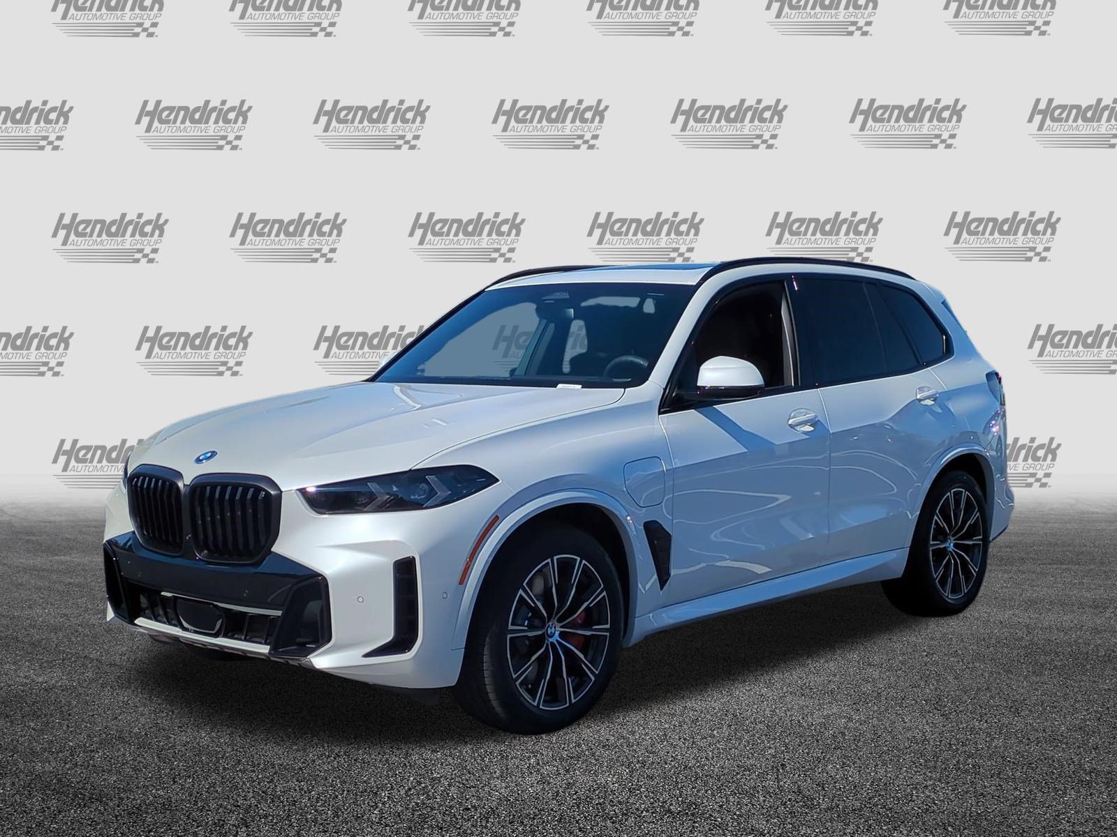 Used 2026 BMW X5 xDrive50e w/ M Sport Package AWD/4WD image 5