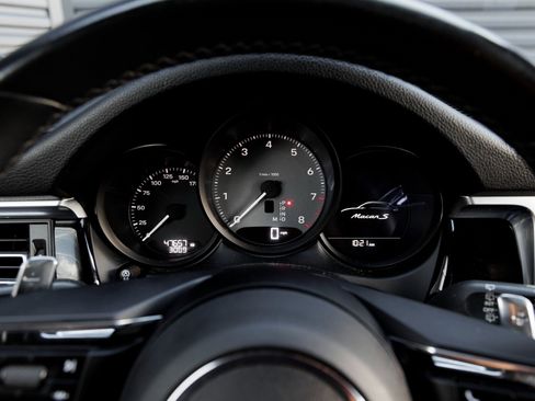 Used 2022 Porsche Macan S image 17