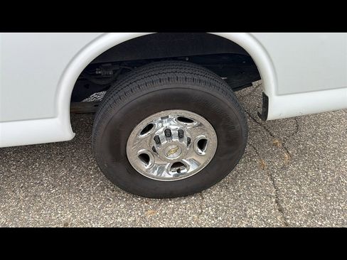 Used 2024 Chevrolet Express 2500 w/ Driver Convenience Package RWD image 19