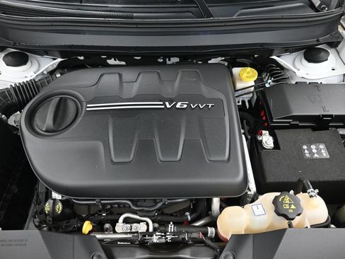 Used 2022 Jeep Cherokee Limited image 30