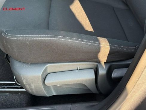 Used 2023 Nissan Rogue S AWD/4WD image 21