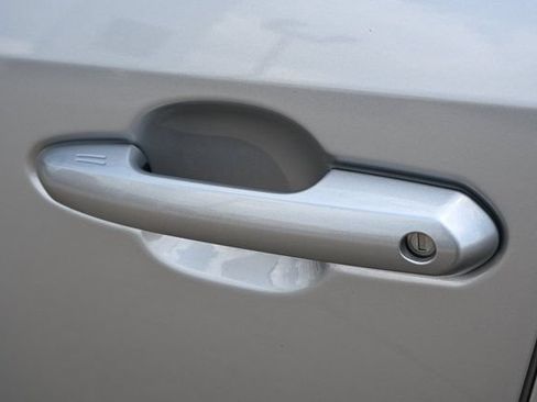 Used 2025 Toyota RAV4 XLE FWD image 37