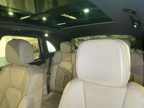 Certified 2020 Porsche Macan AWD/4WD image 19