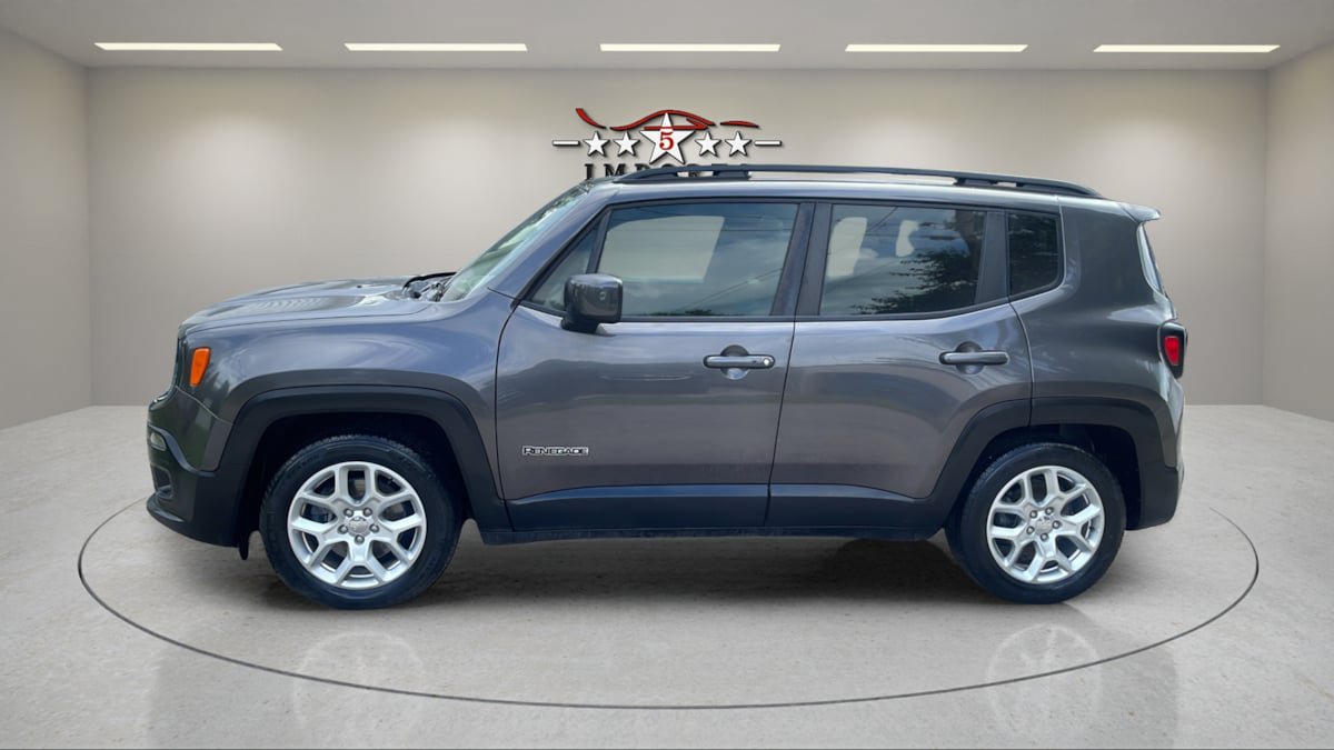 Used 2018 Jeep Renegade Latitude FWD image 2