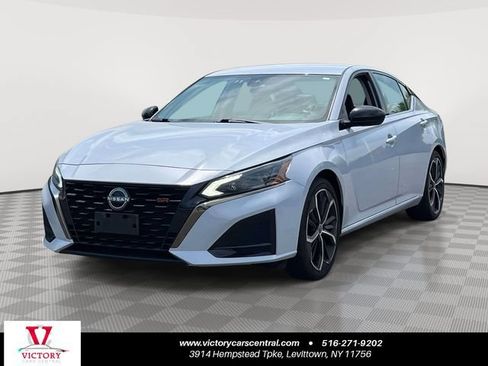 Used 2024 Nissan Altima 2.5 SR FWD image 1