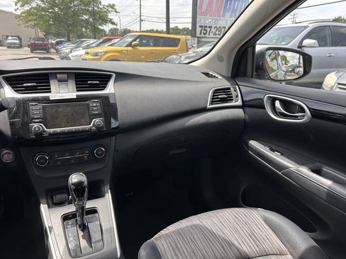 Used 2016 Nissan Sentra SV FWD image 5