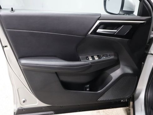 Used 2024 Mitsubishi Outlander SE image 13