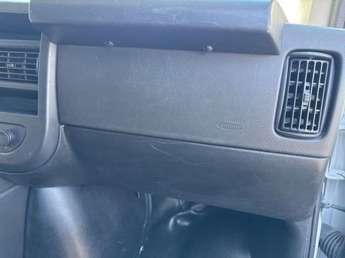 Used 2024 Chevrolet Express 2500 w/ Driver Convenience Package RWD image 27