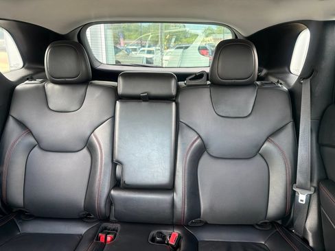 Used 2022 Jeep Cherokee Trailhawk w/ Premium Leather Package AWD/4WD image 10