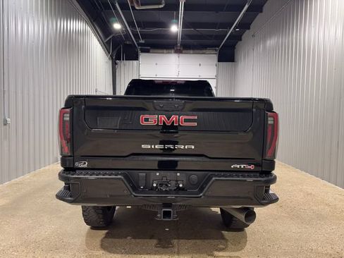 Used 2024 GMC Sierra 2500 AT4 AWD/4WD image 7