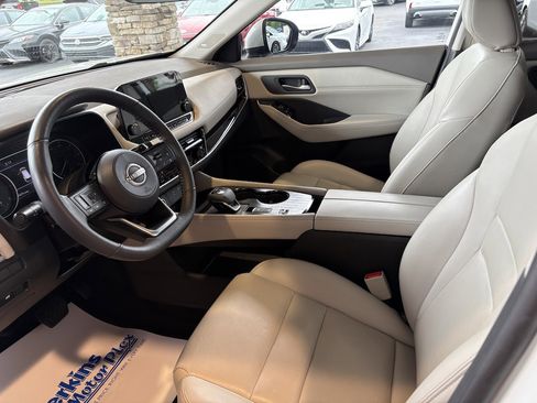 Used 2023 Nissan Rogue SL w/ SL Premium Package FWD image 2