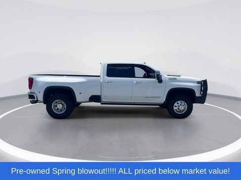 Used 2025 Chevrolet Silverado 3500 High Country w/ High Country Premium Package AWD/4WD image 9