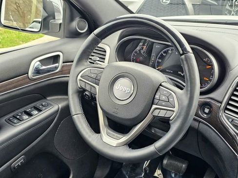Used 2018 Jeep Grand Cherokee Overland image 28