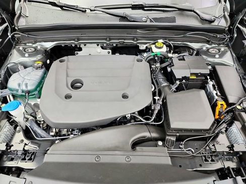 New 2026 Volvo XC40 B5 Plus w/ Protection Package Premier AWD/4WD image 33