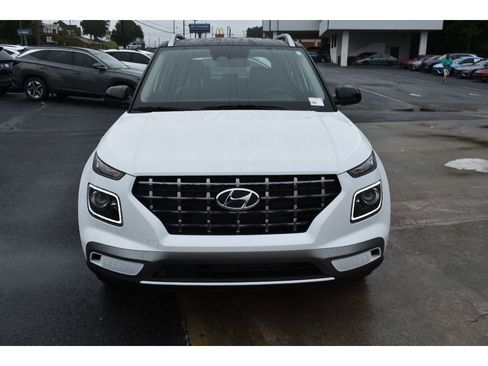 New 2025 Hyundai Venue Limited image 7