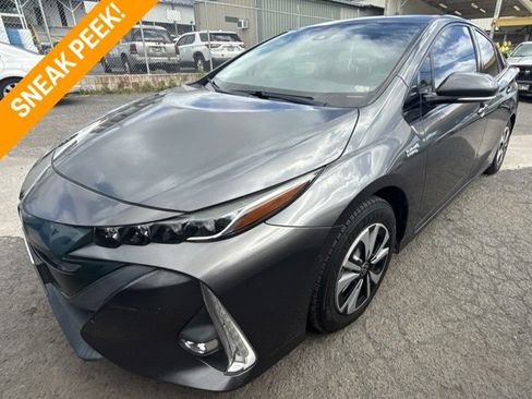 Used 2018 Toyota Prius Prime Advanced FWD image 1