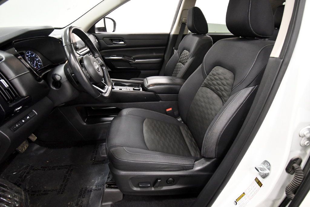 Used 2022 Nissan Pathfinder SV w/ SV Premium Package AWD/4WD image 14