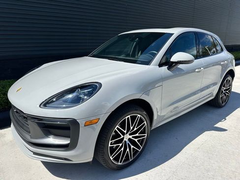 Certified 2026 Porsche Macan Turbo AWD/4WD image 7