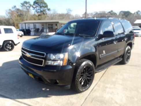 Used 2008 Chevrolet Tahoe LT w/ LT Preferred Equipment Group image 2
