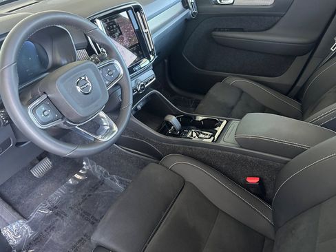 Certified 2025 Volvo XC40 B5 Plus image 14