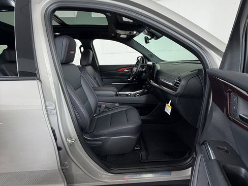 New 2026 Chevrolet Traverse Z71 w/ Enhanced Driving Package image 10