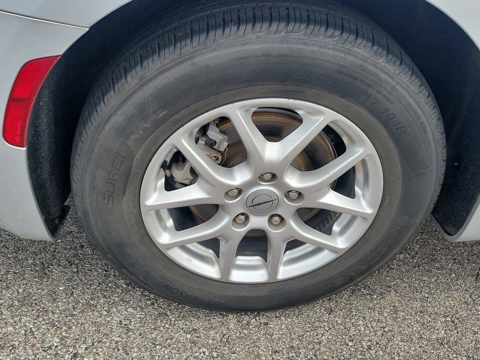 Used 2024 Chrysler Pacifica Touring-L FWD image 6
