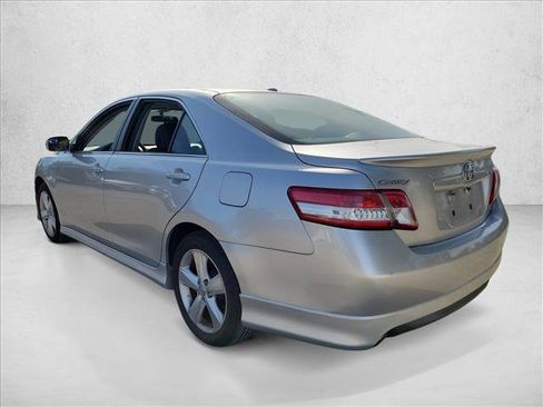 Used 2010 Toyota Camry SE image 7