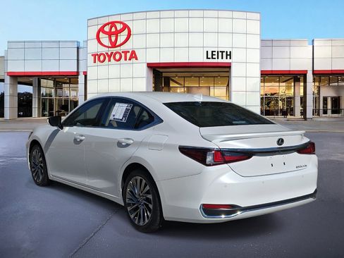 Used 2024 Lexus ES 300h Ultra Luxury image 7