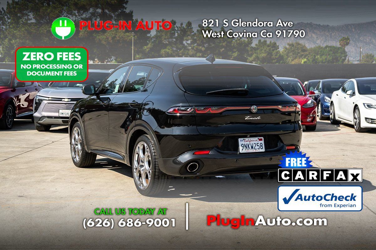 Used 2024 Alfa Romeo Tonale Veloce w/ Premium Interior Package AWD/4WD image 2