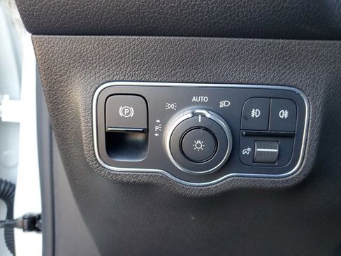 Used 2021 Mercedes-Benz GLB 250 GLB 250 image 22