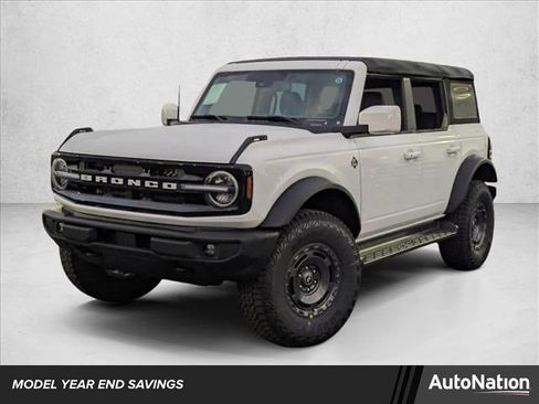 New 2025 Ford Bronco Outer Banks w/ Sasquatch Package AWD/4WD image 1