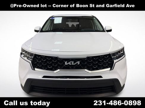 Used 2022 Kia Sorento LX AWD/4WD image 12