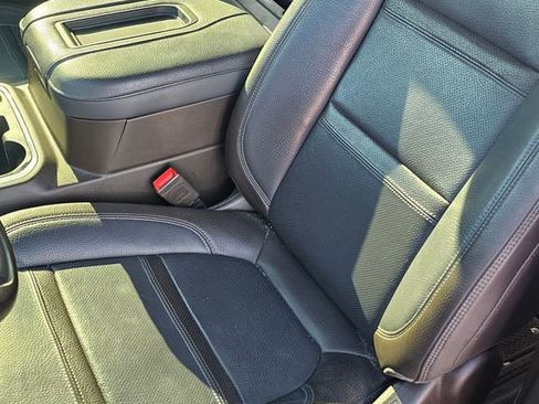 Used 2021 GMC Sierra 2500 Denali w/ Denali Black Diamond Edition image 4