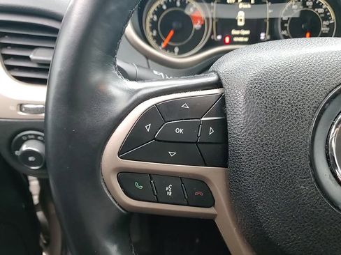 Used 2017 Jeep Cherokee Latitude image 13