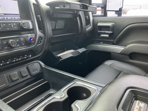Used 2018 Chevrolet Silverado 2500 LTZ image 25