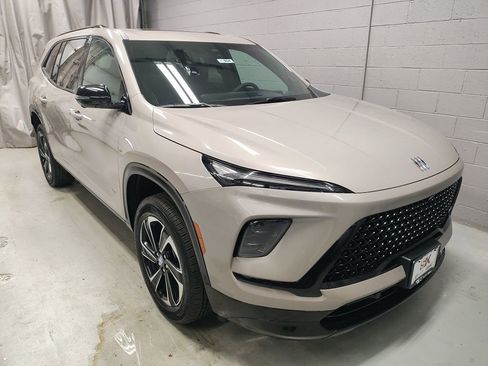 New 2026 Buick Enclave Sport Touring w/ Power Package image 5