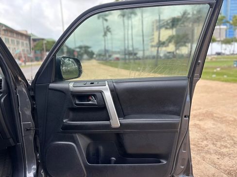 Used 2013 Toyota 4Runner Limited image 17