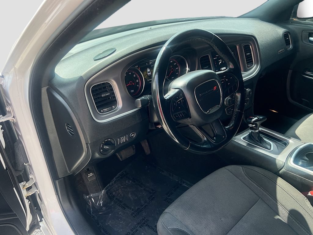 Used 2022 Dodge Charger SXT RWD image 9