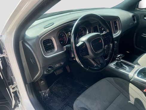 Used 2022 Dodge Charger SXT RWD image 9