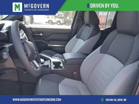 Used 2025 Toyota Tacoma TRD Sport AWD/4WD image 12