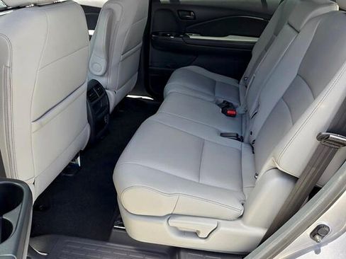 Used 2023 Honda Passport EX-L image 11