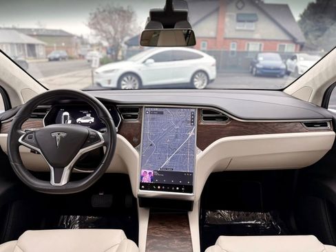 Used 2017 Tesla Model X 100D image 12